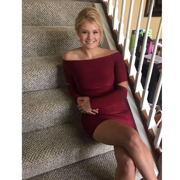 Meet your Posher, Nicole - Picture 1 of 1